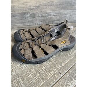 Keen Newport H2 Sandals Mens Size 11 Brown Leather Closed Toe Hiking Waterproof